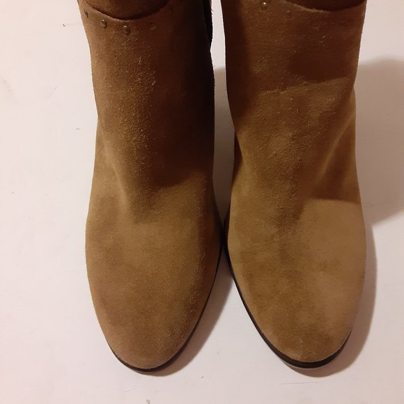 Vince Camuto distressed leather booties /rivets - Picture 8 of 10